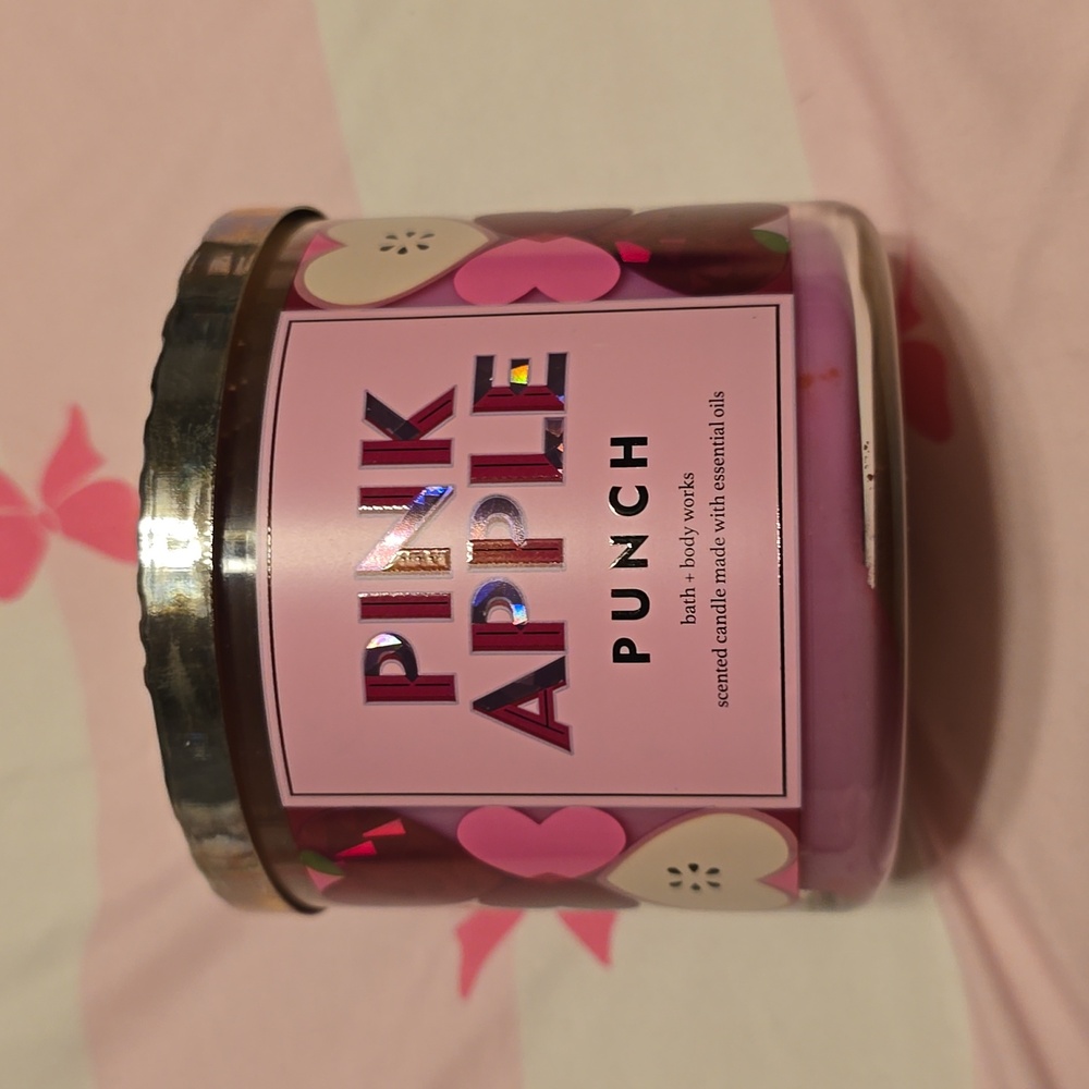 BNWT Bath and Body Works Pink Apple Punch 3 wick candle